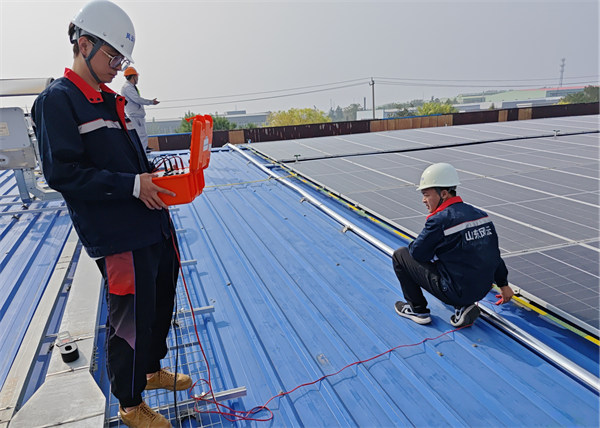 建筑物防雷检测的相关法规和标准是什么？